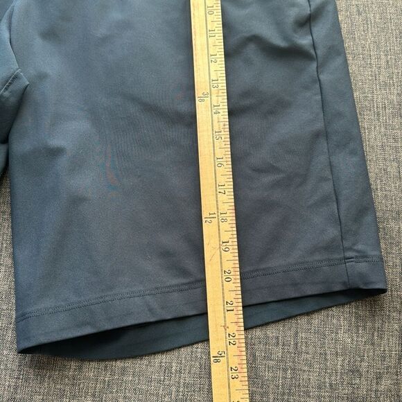 Lululemon Commission Short Relaxed *Warpstreme 11"
True Navy Size 38 - Picture 9 of 12